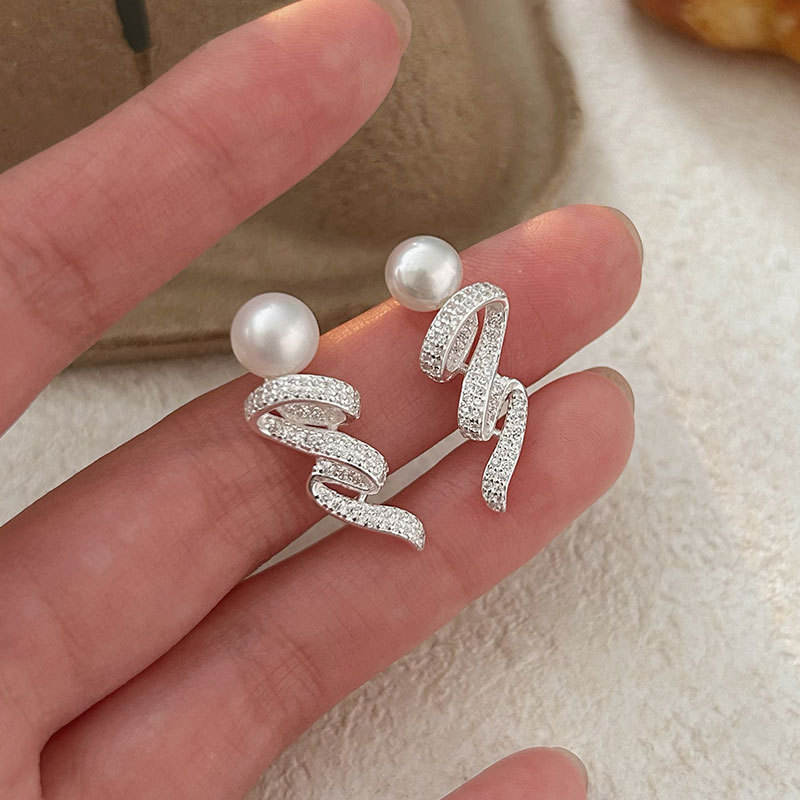 Pearl Twist Earrings