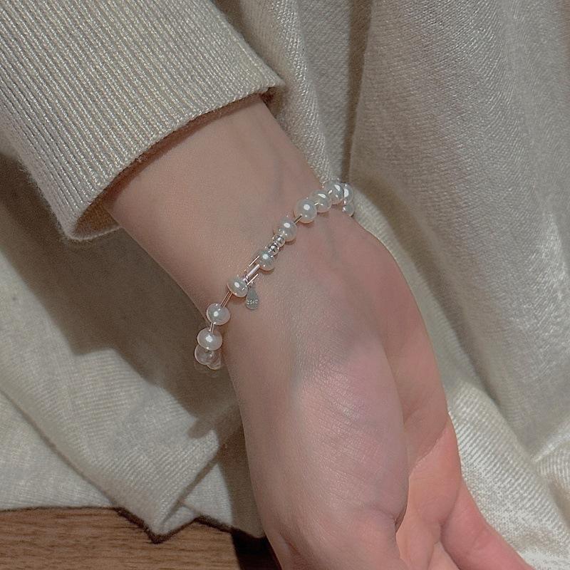 The Elara Pearl Bracelet